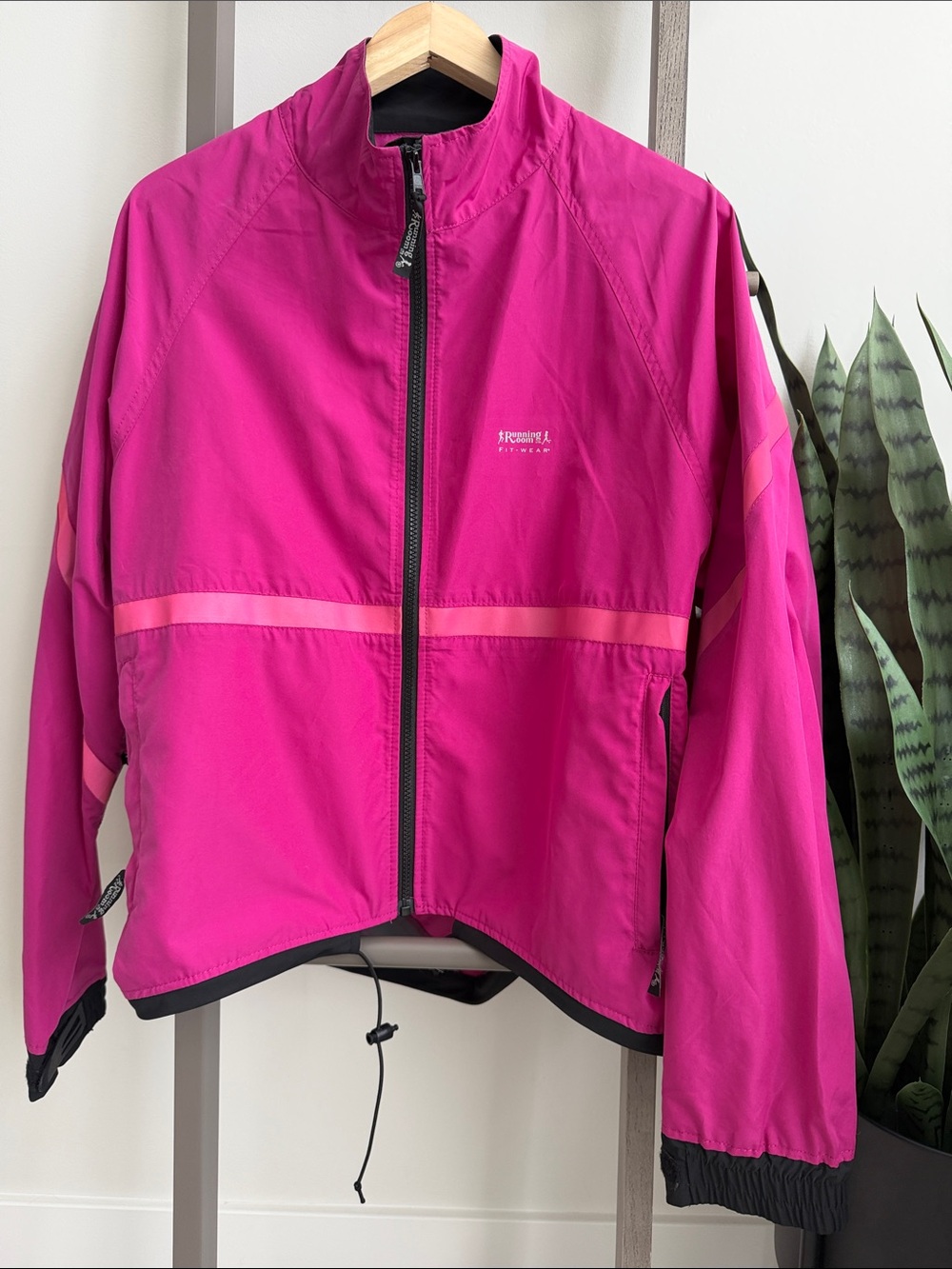 Women's Bright Pink Running Windbreaker Jacket